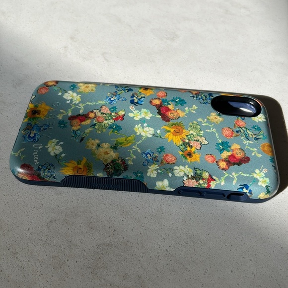 iPhone XR phone case - Picture 3 of 5